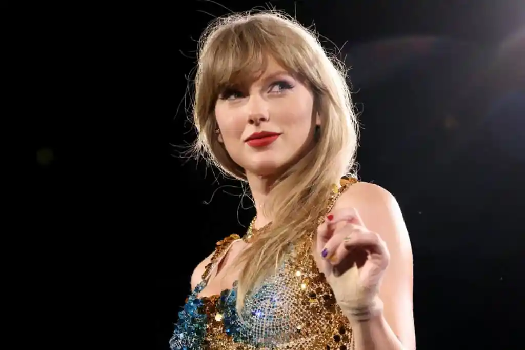 Taylor swift en mode bebop lors dun concert